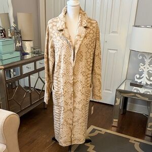Sincerely Jules Long Tan & Cream Patterned Soft Coat Sz M - NWT Gorgeous Fit